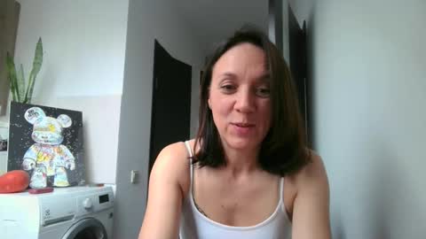 emma_lly online show from September 28, 11:52 am