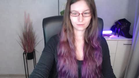 emma online show from October 30, 7:09 am