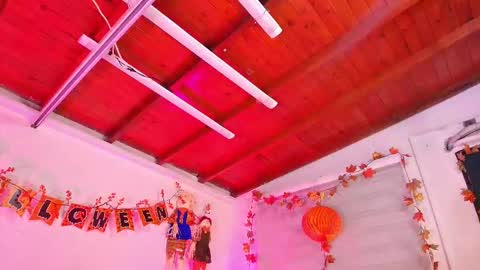 emma online show from October 15, 12:06 pm