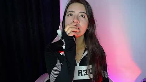 Emma online show from November 2, 8:20 pm