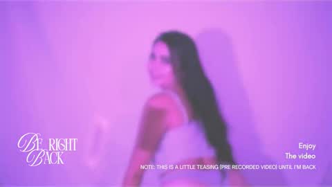 emma_whitee_ online show from December 17, 12:23 pm