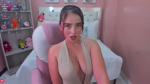 E M M A  online show from March 26, 2:33 pm