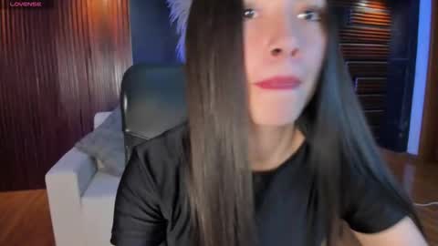 Snapshot of emmaa_robertts chatting on October 16, 1:55 pm Emma  Everyday From 0530 to 1430 Col Time online show from October 16, 1:55 pm