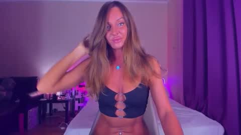 Emma online show from October 31, 7:14 pm