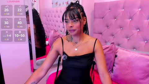 emmaebony_ online show from March 26, 11:48 am