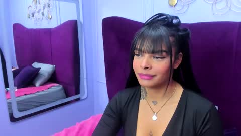 Snapshot of emmaebony_ chatting on October 18, 10:19 am emmaebony_ online show from October 18, 10:19 am