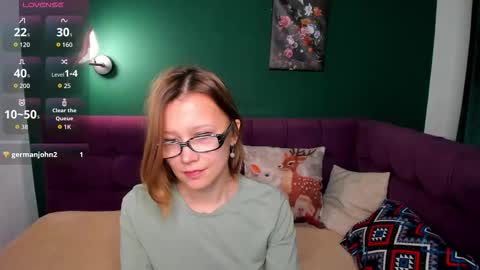 Emma 3 online show from March 6, 1:37 am