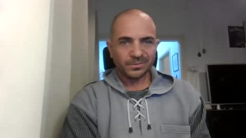 Ariel online show from February 22, 6:08 pm