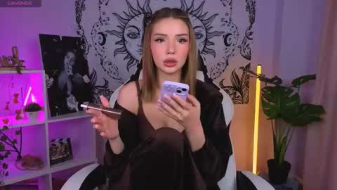 Emma online show from September 19, 5:44 am