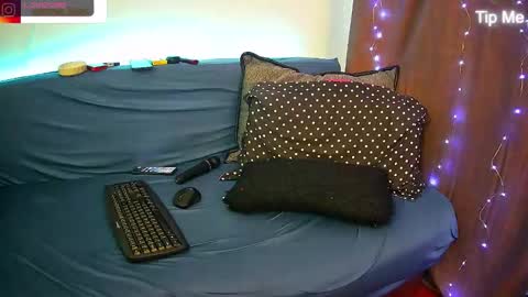 emmakros online show from April 19, 7:20 am