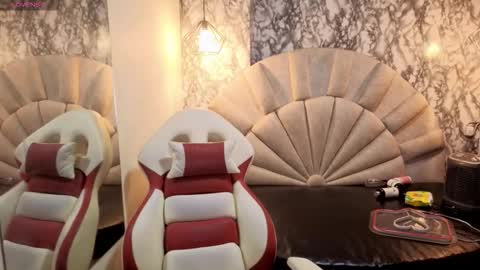    online show from March 18, 11:16 am