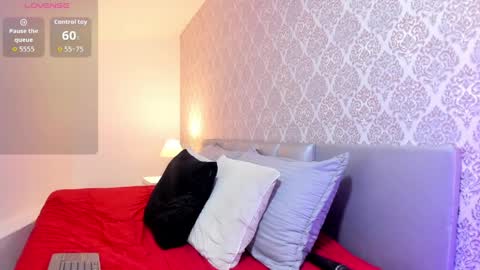 Emma Skinny Myers online show from April 3, 6:48 pm