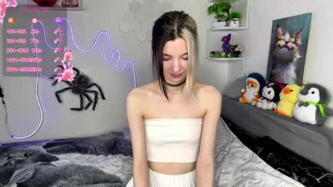 emmie_everly online show from May 26, 10:16 pm