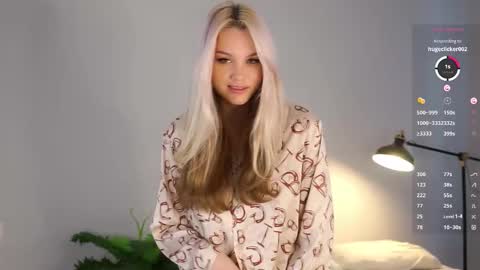 Aurora online show from September 26, 5:26 am