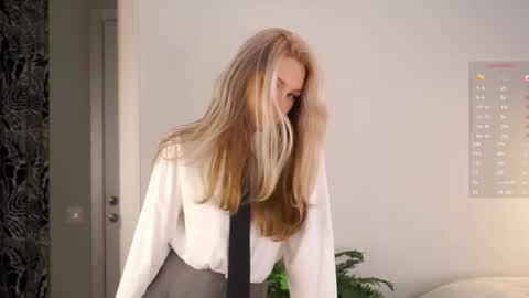 Aurora online show from October 4, 6:44 am