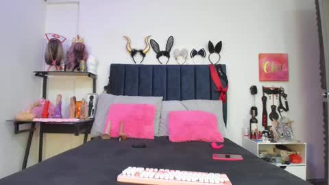          online show from October 8, 1:06 pm