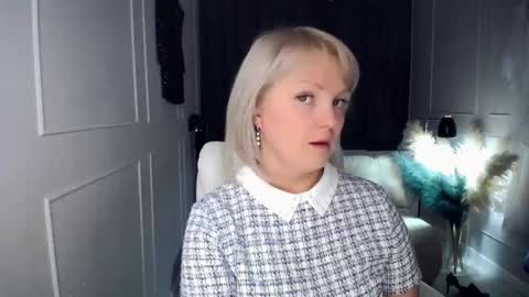 emmmam online show from February 13, 2:42 pm