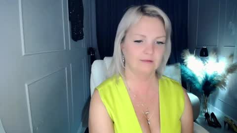 emmmam online show from April 3, 1:51 pm