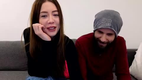 Em online show from February 25, 4:54 pm