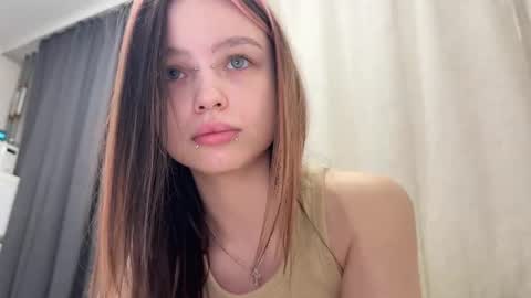 Snapshot of emo_couple666 chatting on February 16, 12:41 am Gabriel  Elizabeth online show from February 16, 12:41 am