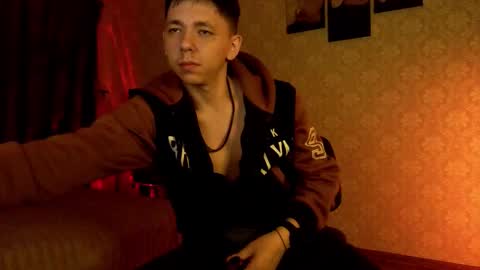 emveeboy96 online show from December 15, 9:11 pm