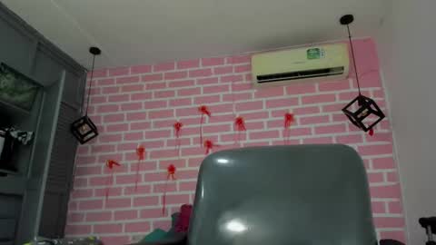 Emy online show from February 26, 8:25 pm