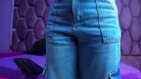 emy_latin online show from October 1, 7:57 pm