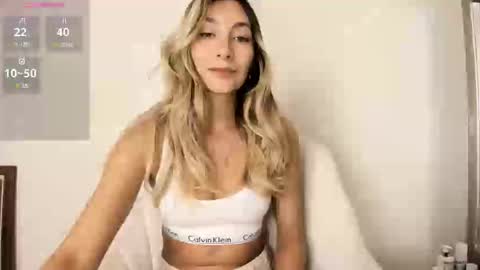 emyconneer online show from November 17, 10:56 pm