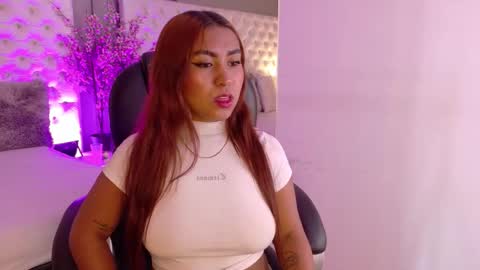 Sexy Emyli  online show from December 18, 3:18 pm