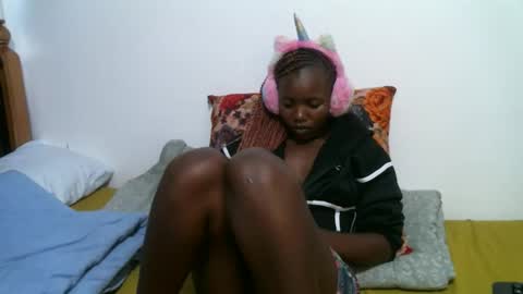 Vee online show from April 8, 4:59 am