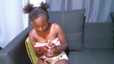 Vee online show from December 1, 8:23 am