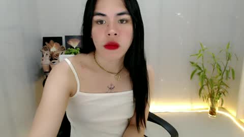 enchantress_mia03 online show from June 24, 7:48 am