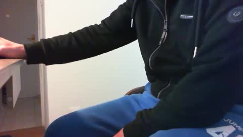 Snapshot of endearment115 chatting on December 6, 8:32 am endearment115 online show from December 6, 8:32 am