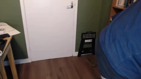 englishshyguyuk online show from March 24, 8:26 pm