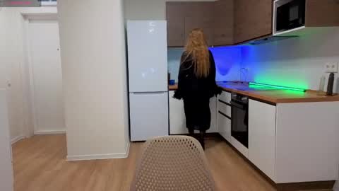 enjoyeverymoment_ online show from March 26, 3:01 am