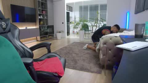 Erik online show from November 15, 8:10 pm