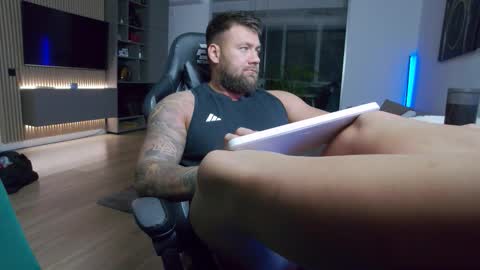 Erik online show from January 6, 9:41 pm