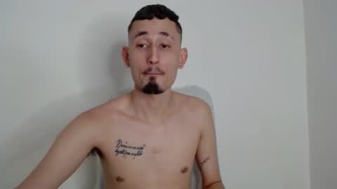 Snapshot of enzo_1408 chatting on October 22, 6:38 am enzo 1408 online show from October 22, 6:38 am