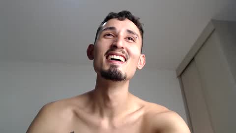 Snapshot of enzo_1408 chatting on January 18, 7:49 am enzo 1408 online show from January 18, 7:49 am