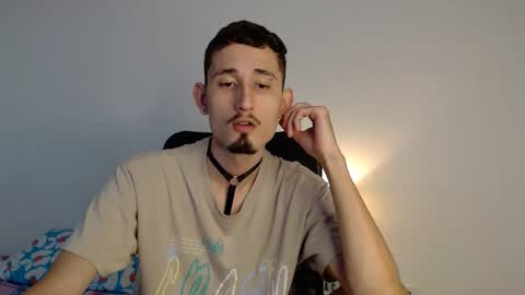 Snapshot of enzo_1408 chatting on March 5, 2:34 pm enzo 1408 online show from March 5, 2:34 pm