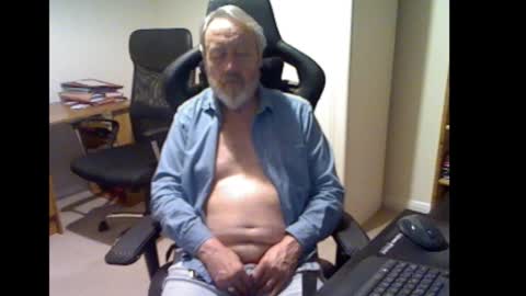 erasmus_d online show from February 4, 6:34 pm