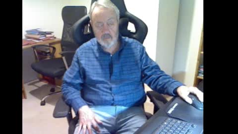 erasmus_d online show from November 17, 5:59 pm