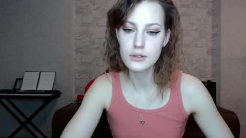 Erdbeeren mit Sahne online show from February 5, 5:27 pm
