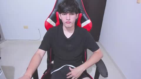 eren_tatakae online show from December 14, 7:42 pm