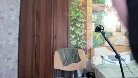 Snapshot of eric_the_vikking chatting on October 8, 11:38 am Eric online show from October 8, 11:38 am