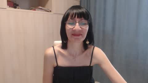 ericablack8 online show from February 28, 1:37 pm
