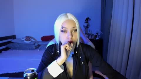 Erica online show from January 28, 3:04 am