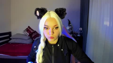 Erica online show from January 3, 2:08 pm