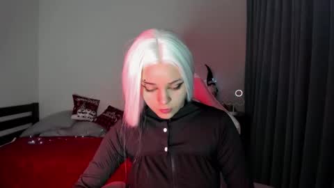 Erica online show from December 28, 7:43 pm