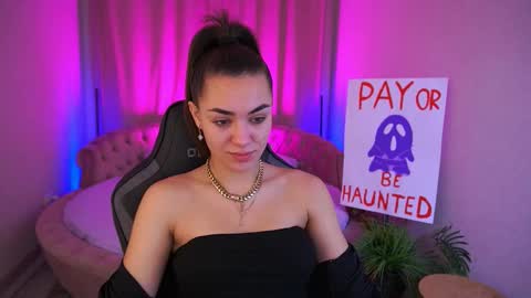 Erica online show from November 2, 7:08 am